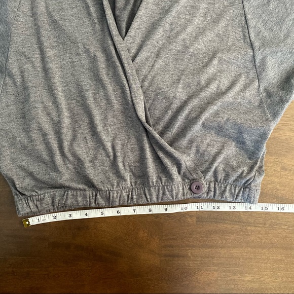 MEMO Grey Blouse with Gartered Bottom, Extra Button - Picture 8 of 10